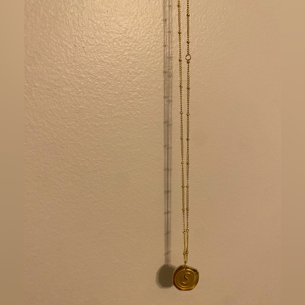 gold “S” necklace